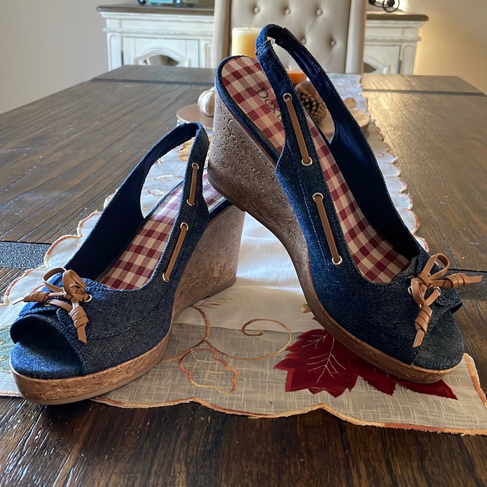 blue wedges